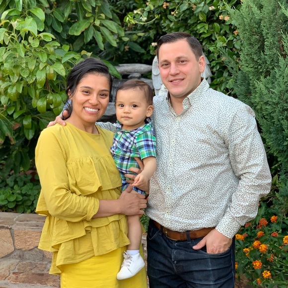 Meet your Posher, Nicole - Picture 1 of 6